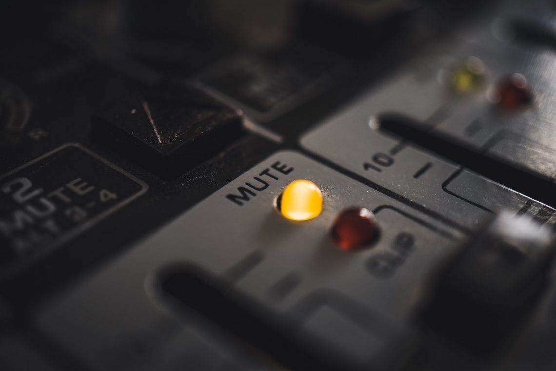 Mute light on audio mixer